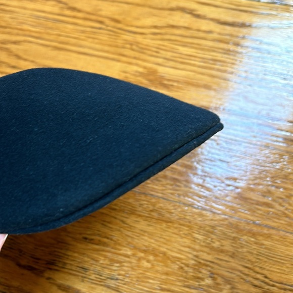 Perry Ellis Portfolio 100% Wool beret.  Great condition. Size Medium.  Black. - Picture 2 of 7